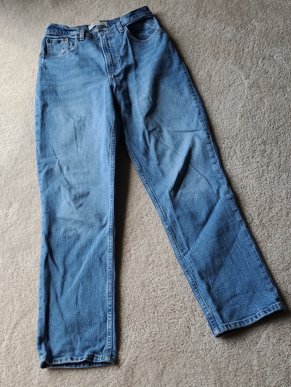 A&F The 90's Straight Curvr Love Jeans